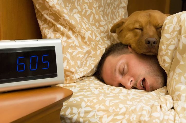Ślinienie się podczas snu może mieć wiele różnych przyczyn