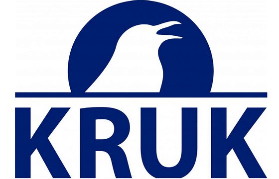 Zielona koperta reklamuje Grupę Kruk (wideo)