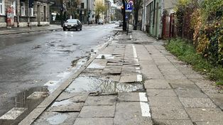 Łódź: Chodniki w Łodzi. Dla osób z niepełnosprawnością to wyzwanie