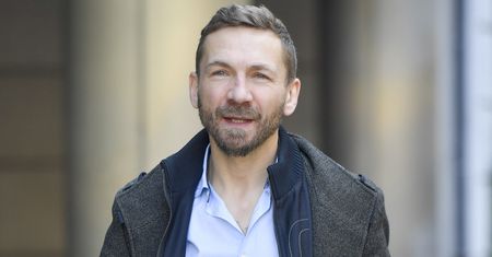 Kossakowski opublikował nowe zdjęcie. Po rozwodzie mocno się zmienił