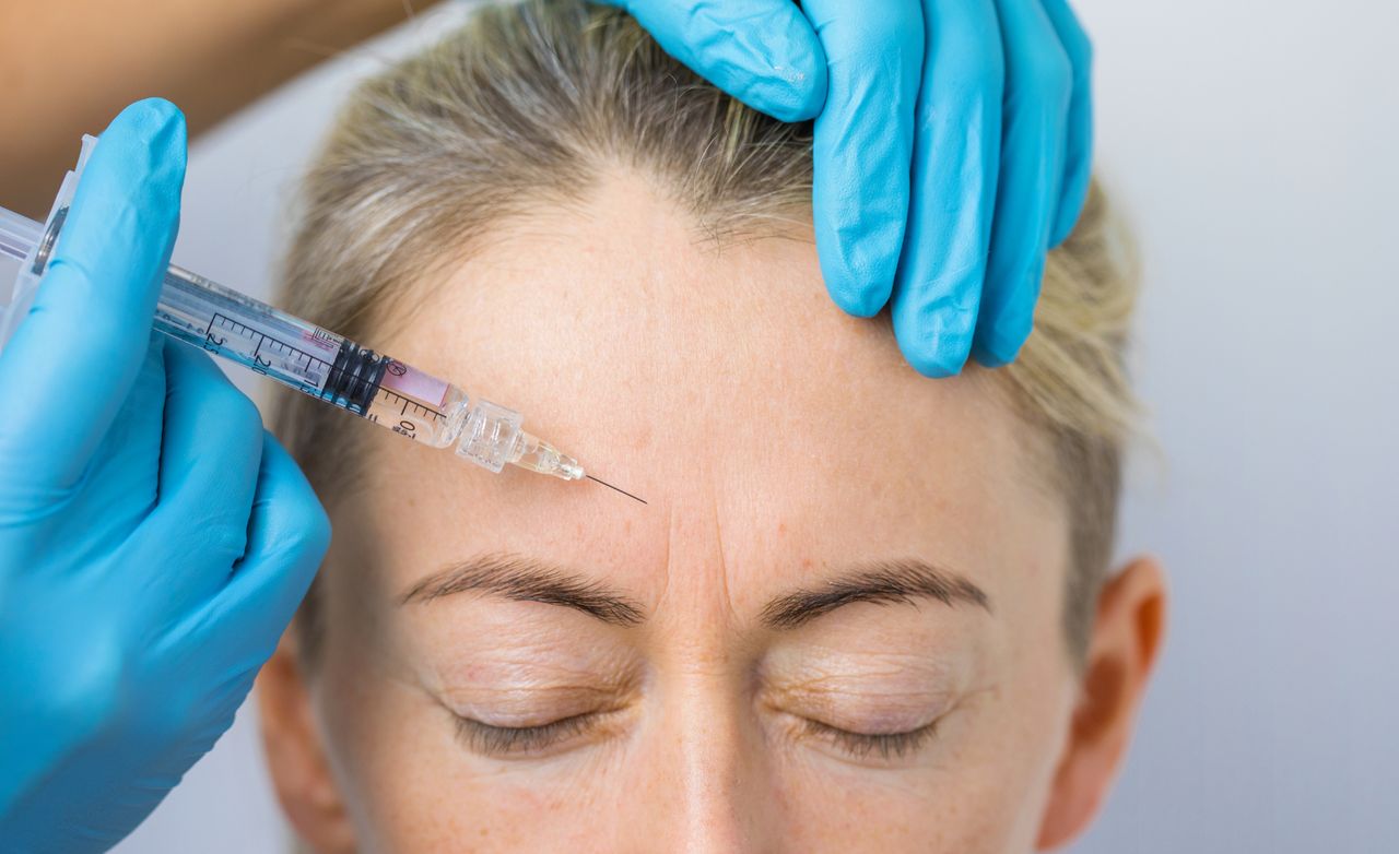 Robisz zabieg toksyną botulinową? Oto co powinnaś wiedzieć!