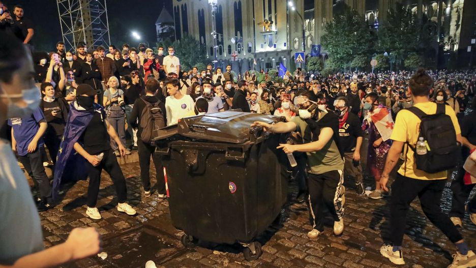 Dziesiątki tysięcy ludzi protestowały w Tbilisi