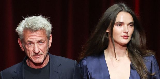 Ponury Sean Penn kroczy po czerwonym dywanie z 30-letnią ukochaną. Modelka jest młodsza od jego córki...