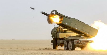 Zwrot ws. strategicznych rakiet. USA przekażą Ukrainie HIMARS-y