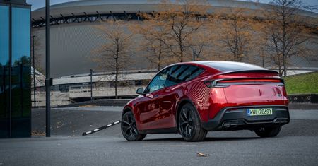 Nie będzie więcej dopłat w programie "NaszEauto". Kłopoty na rynku elektryków
