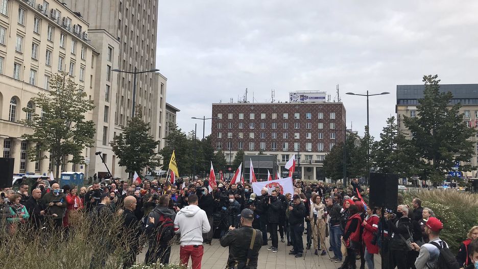 Warszawa. Protest rozpoczął się przed siedzibą TVP