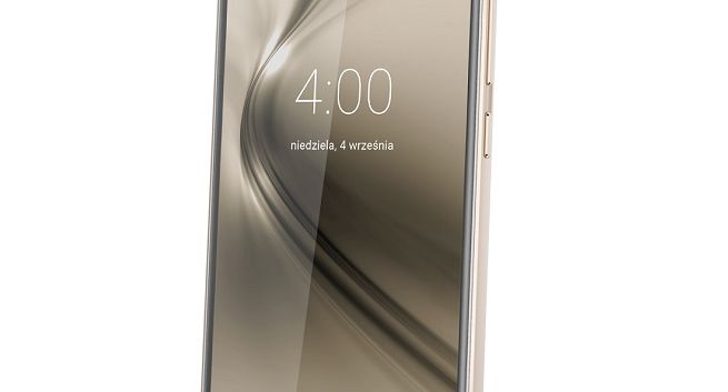 Kruger&amp;Matz z dwiema wersjami smartfona Live 4, ceny to 799 i 899 zł