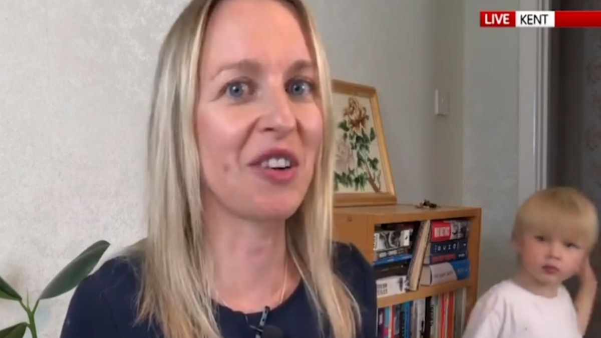 W trakcie wystąpienia ekspertki do pokoju wszedł jej kilkuletni syn