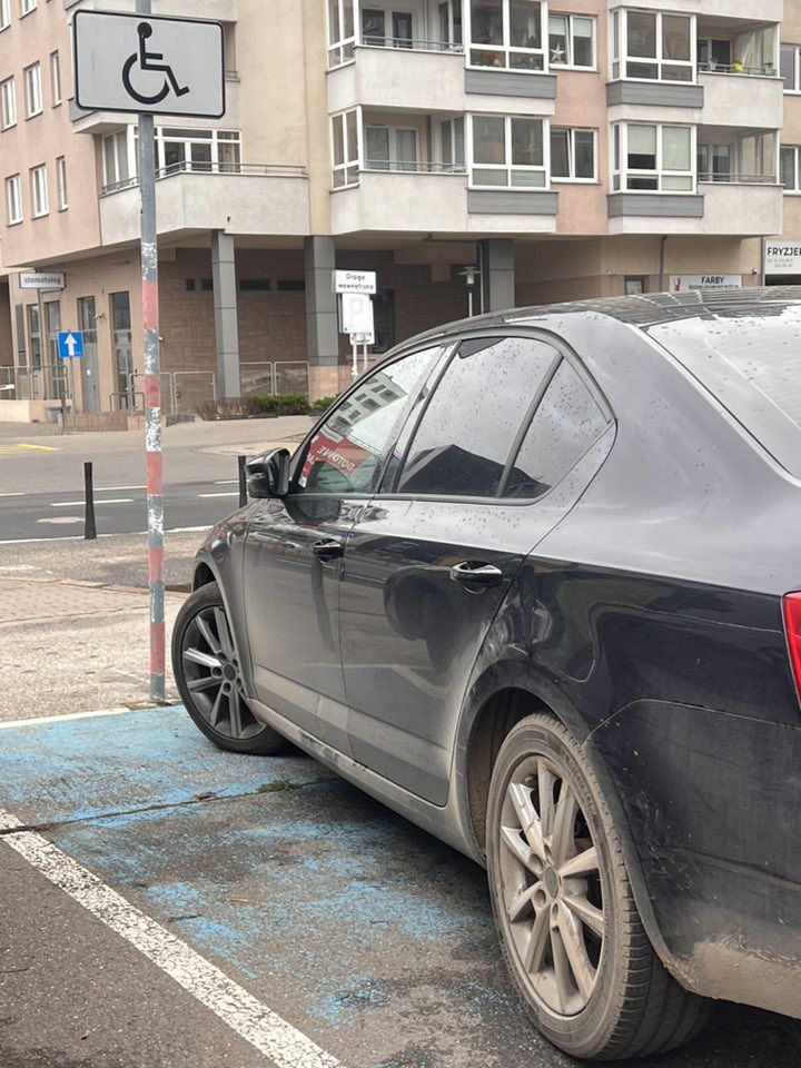 Także w miejscach dla osób niepełnosprawnych.