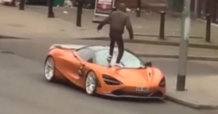 Horror każdego fana motoryzacji. Trudno uwierzyć w obrazki z Anglii