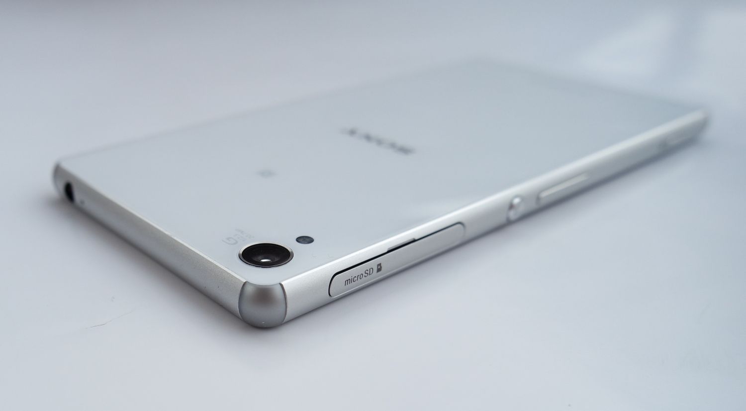 Xperia Z3: jakość wykonania i ergonomia 9