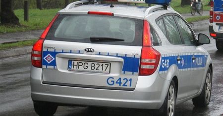 Śląskie. Był pijany, spowodował kolizję, uciekał przez dwa województwa