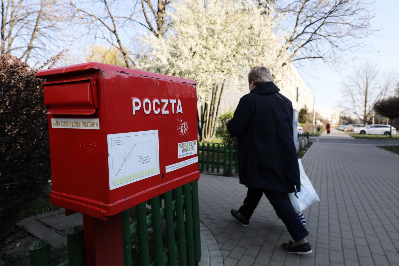 Koronawirus. Raport z frontu, dzień siedemnasty. "Na pomysł wyborów korespondencyjnych mógł wpaść tylko ktoś oderwany od rzeczywistości"