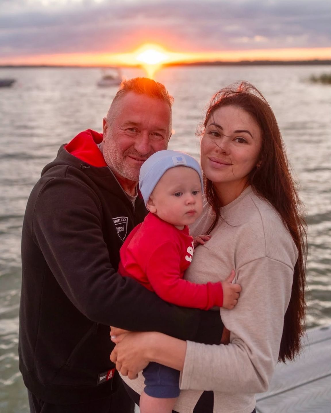 Rafał Sonik i Izabela Głogowska z synem
