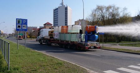 Gigant do dezynfekcji ze Stalowej Woli. Ma taką moc, że potrzebuje obstawy