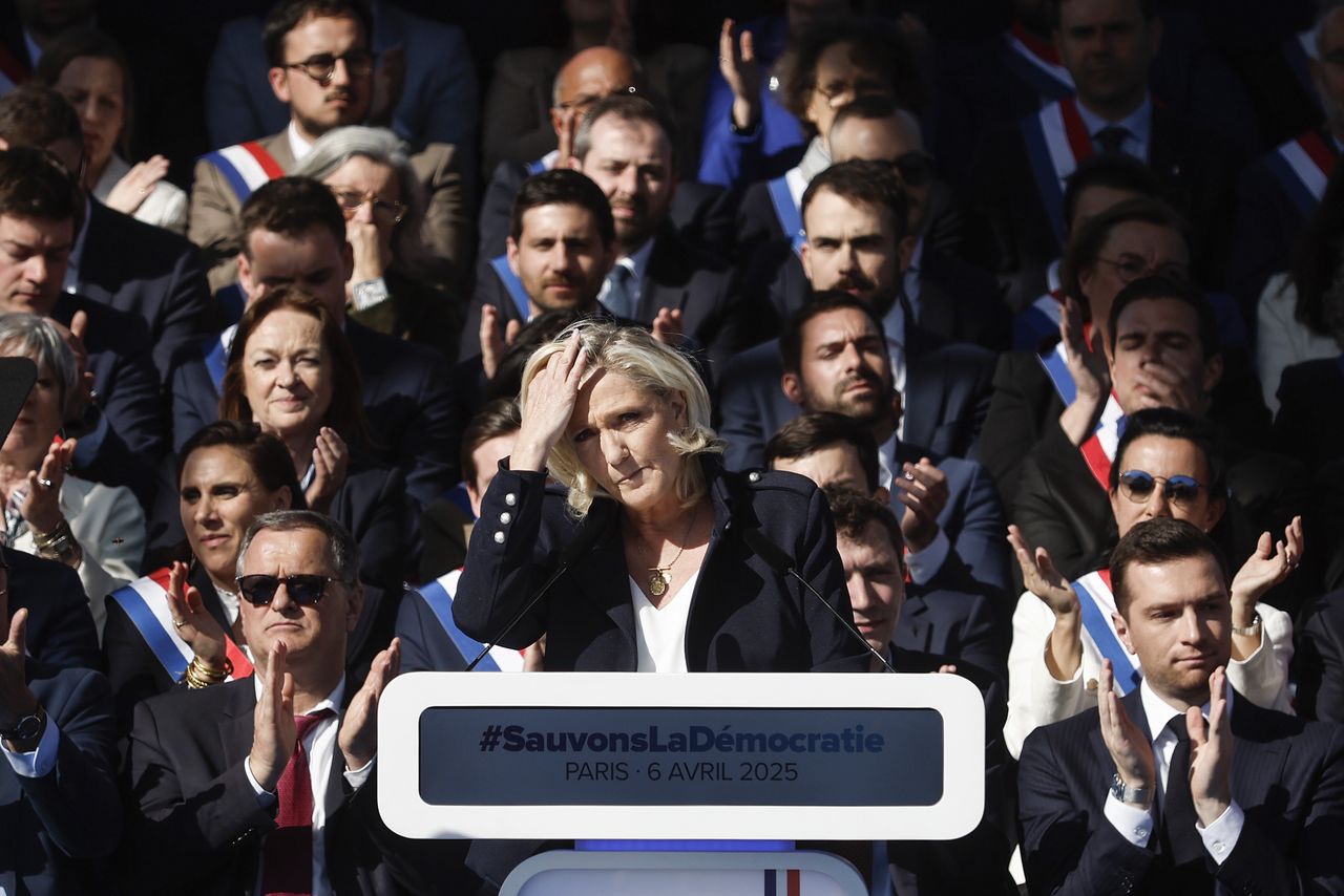 Gorąco w Paryżu. Demonstracje na ulicach po wyroku na Le Pen