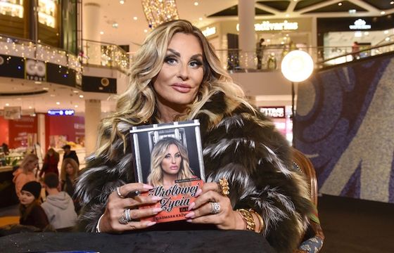Dlaczego Dagmara Kaźmierska jest fenomenem show-biznesu? „Kobieta-paradoks”