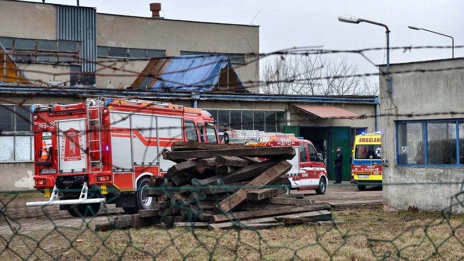W magazynie w Żurawicy ujawniono ciało młodego mężczyzny