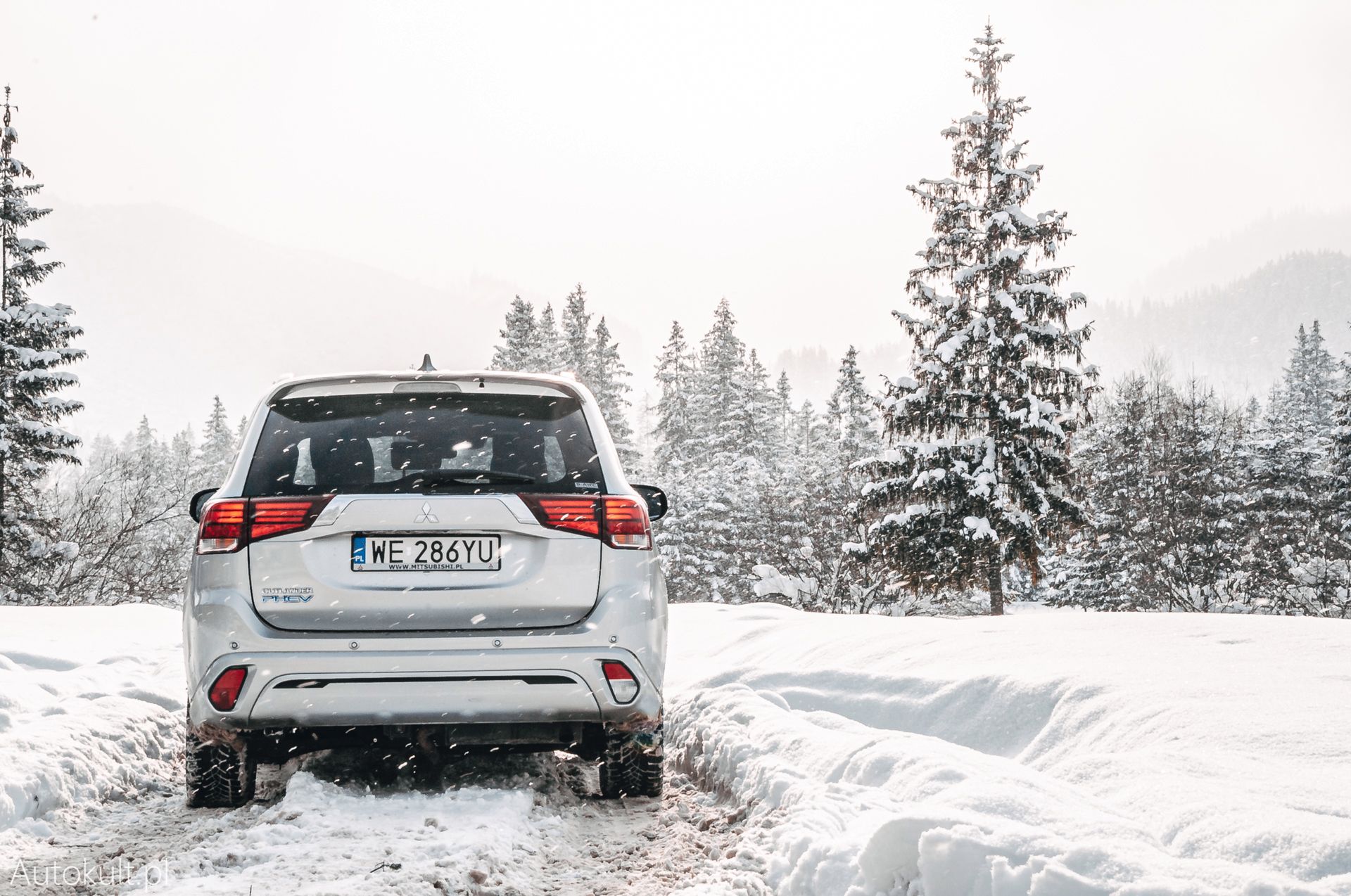 Mitsubishi Outlander PHEV (2021)