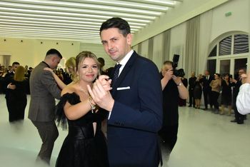 Warka: Studniówka ZS im. 1 Pułku Lotnictwa Myśliwskiego "Warszawa". Niezwykły bal