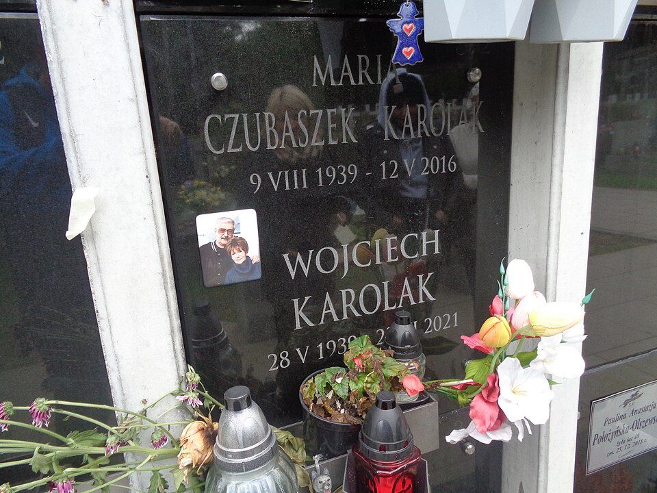 Grób Marii Czubaszek i Wojciecha Karolaka