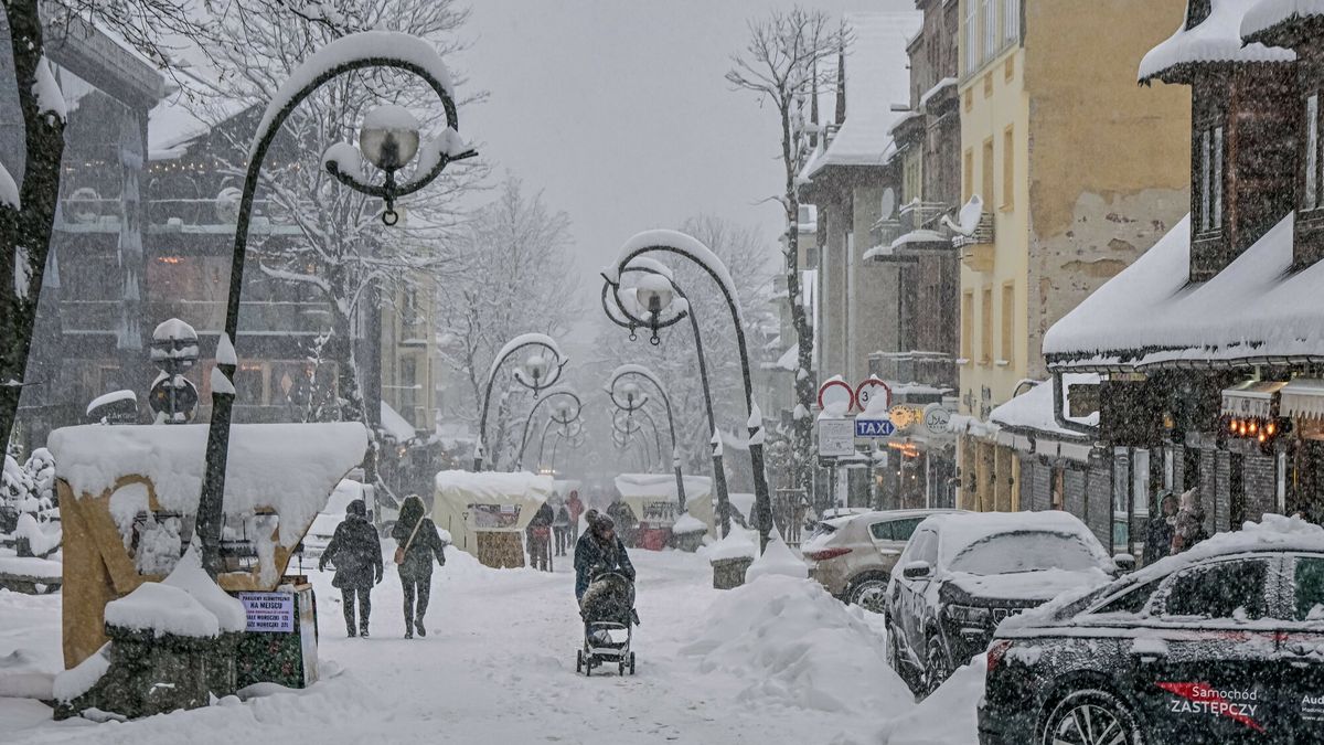 Śnieg na Krupówkach