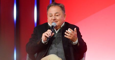 Robert Makłowicz wziął ślub w Armenii. "Kapłan nakładał korony na głowy". Kim jest i jak wygląda jego żona Agnieszka?