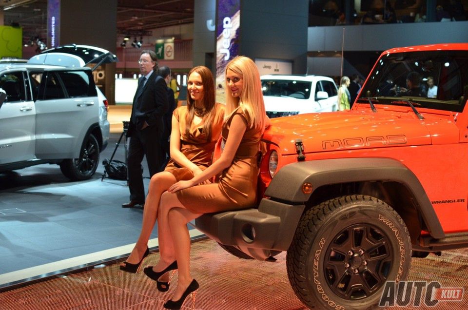 Hostessy z Paris Motor Show 2012 [galeria] 107