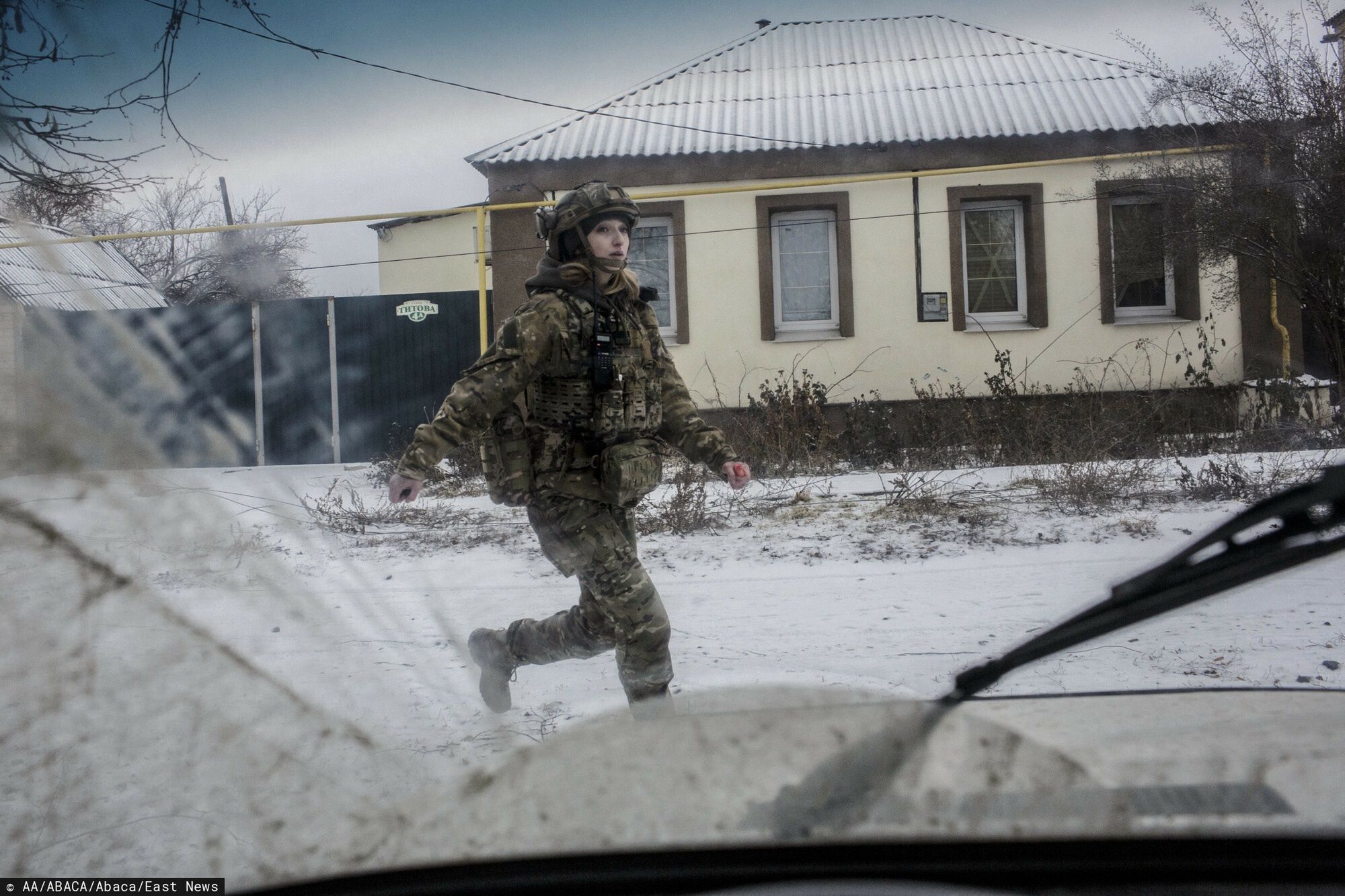 Ukrai?scy ?o?nierze zim? w Bachmucie
BAKHMUT, UKRAINE - JANUARY 30: A volunteer who are evacuating civilians from Bakhmut, when the Russian shelling began in Bakhmut, Ukraine on January 30, 2023. Marek M. Berezowski / Anadolu Agency/ABACAPRESS.COM
AA/ABACA