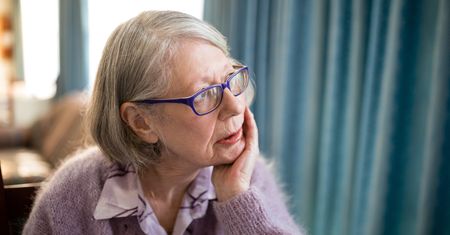 Alzheimer niszczy komórki mózgu. Naukowcy wskazali mechanizm, który może mieć znaczenie