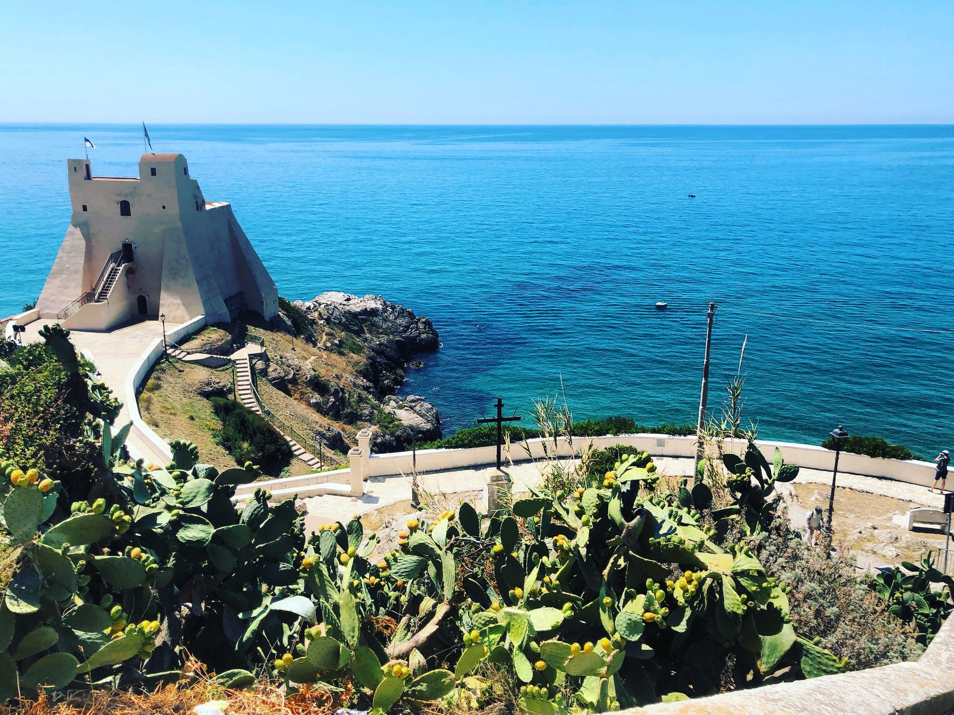 Sperlonga znajduje się 50 km od Maenzy