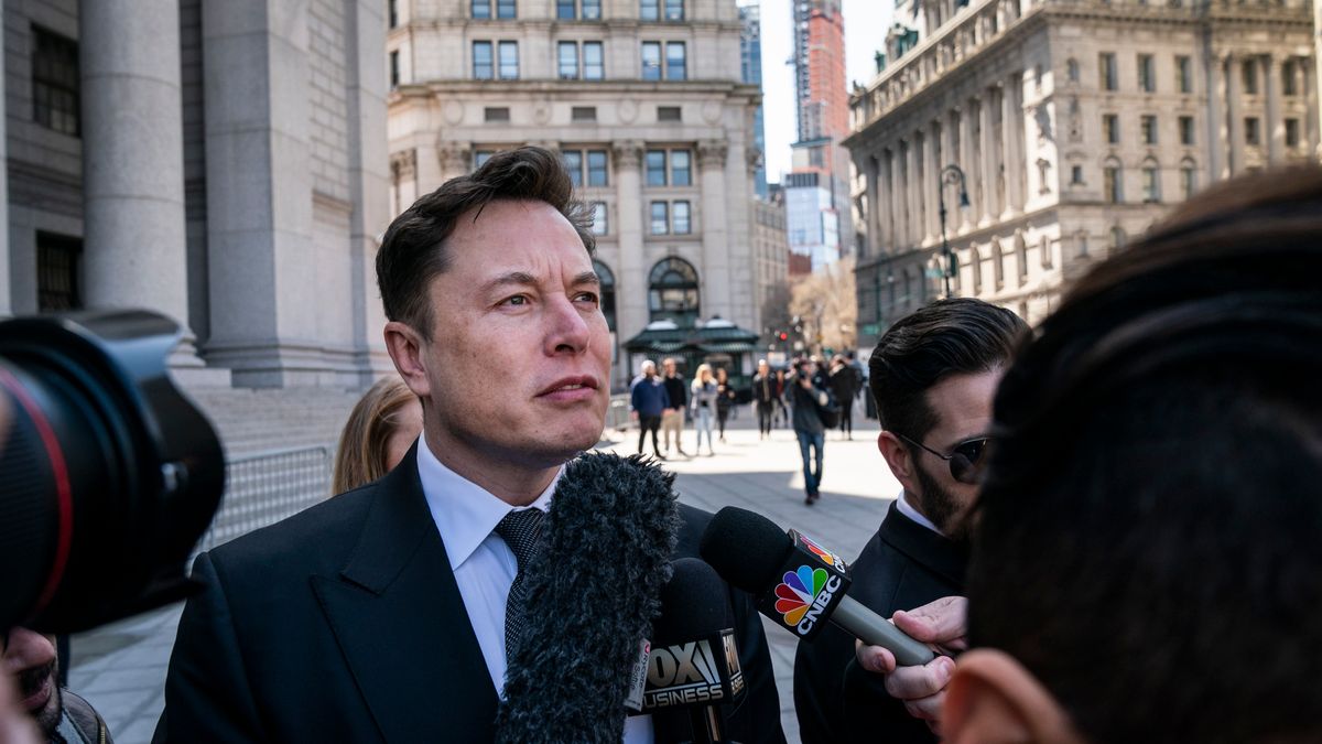 Scam pojawił się między innymi na Twitterze Elona Muska, fot. Getty Images
