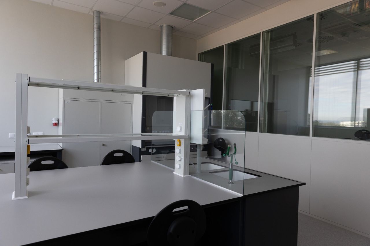 Kraków: Kampus Medyczny UJ w Prokocimiu rozbudowuje się. W laboratoriach tego budynku będą poszukiwać nowych terapii