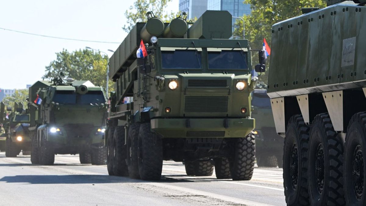 Serbski system rakietowy Yugoimport-SDPR na paradzie wojskowej.