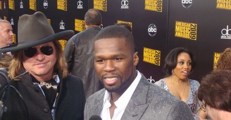 50 Cent zaproponował duet sportowcowi. Ten krępuje się