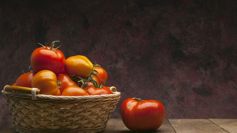 Picie soku pomidorowego ma szereg korzyści dla zdrowia i urody