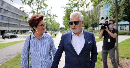 Aleksander Kwaśniewski zakażony COVID-19. B. prezydent o stanie zdrowia