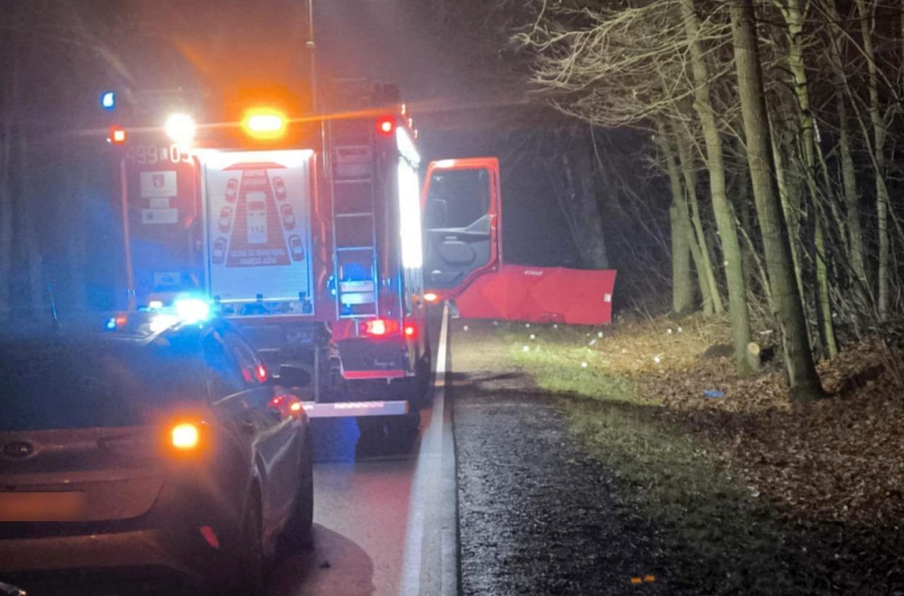 Parczew: Tragedia na drodze wojewódzkiej. Nie żyje motorowerzysta