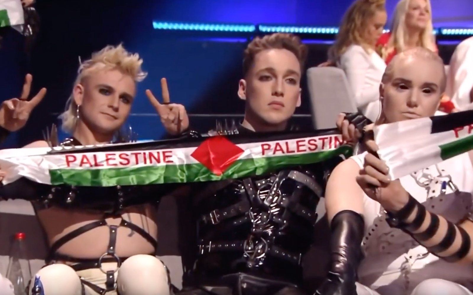 Hatari z flagą Palestyny w trakcie finału Eurowizji