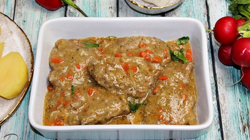 Karkówka duszona z wrzywami. Banalnie prosty przepis na obiad