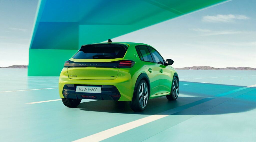 Odświeżony Peugeot e-208