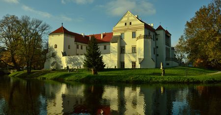 700 lat parafii świętego Mikołaja w Wysokiej. Uroczysta msza, wernisaż i koncert gwiazd na zamku w Szydłowcu. Zobacz zdjęcia