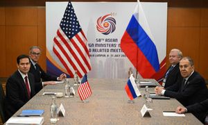 Trump i Putin na Alasce. Kto w składach delegacji?