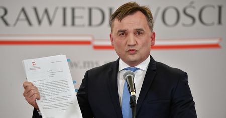 Pożyczyła 50 tys. zł, ma do oddania 330 tys. zł. Skarga Ziobry