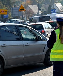 Białystok. Dziecko w nagrzanym aucie. Matka poszła na zakupy