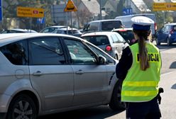 Białystok. Dziecko w nagrzanym aucie. Matka poszła na zakupy