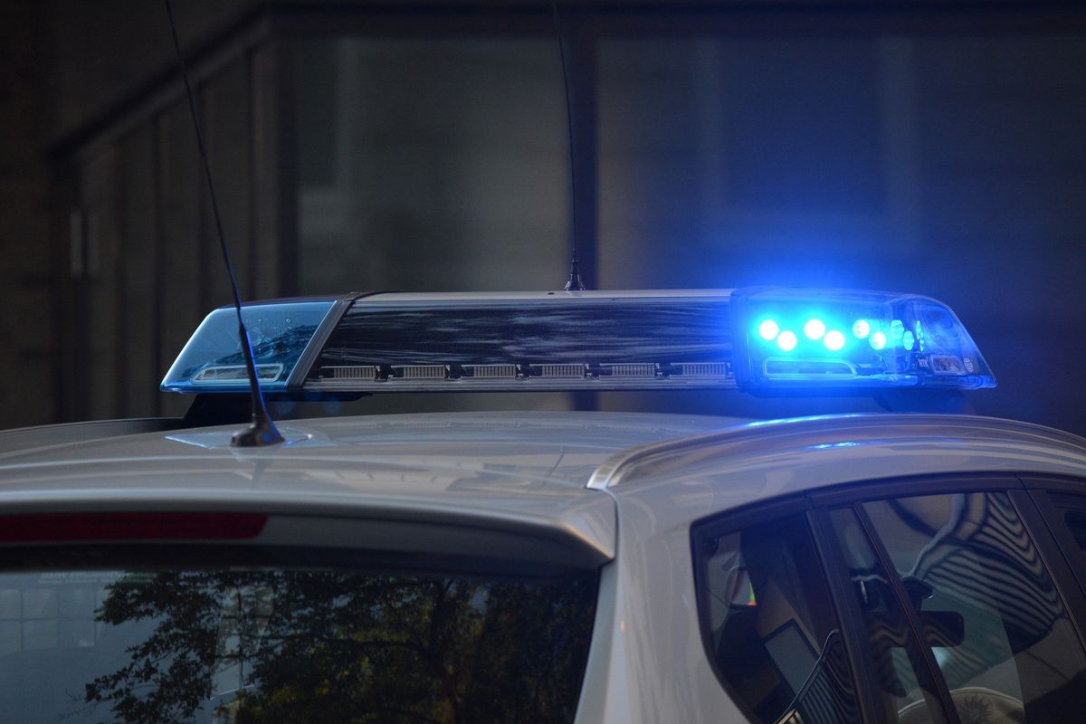Policjanci z Bielska-Białej uratowali życie kierowcy, który zasłabł za kierownicą.