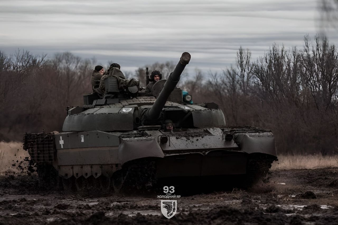 T‑80BWM jako wojenne trofeum Ukraińców. To jeden z najlepszych rosyjskich czołgów