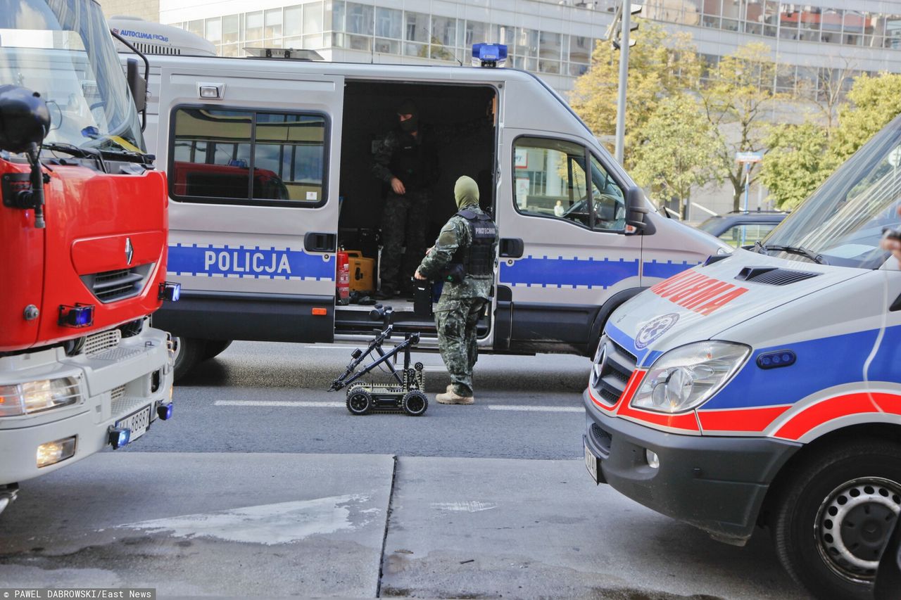 Poważne utrudnienia w Warszawie. Policja wyłączyła stacje metra