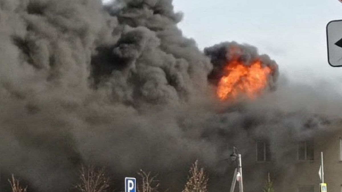 Duży pożar w Rosji. Płonie centrum handlowe 